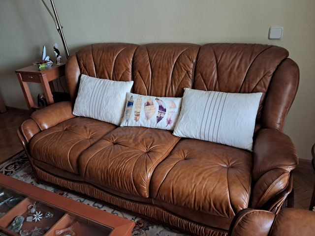 Sillón de piel marrón