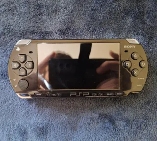 PSP 2004 Nera + 6 Giochi