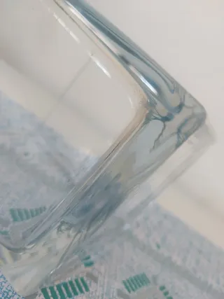 Jarrón de cristal cuadrado