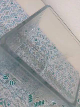 Jarrón de cristal cuadrado