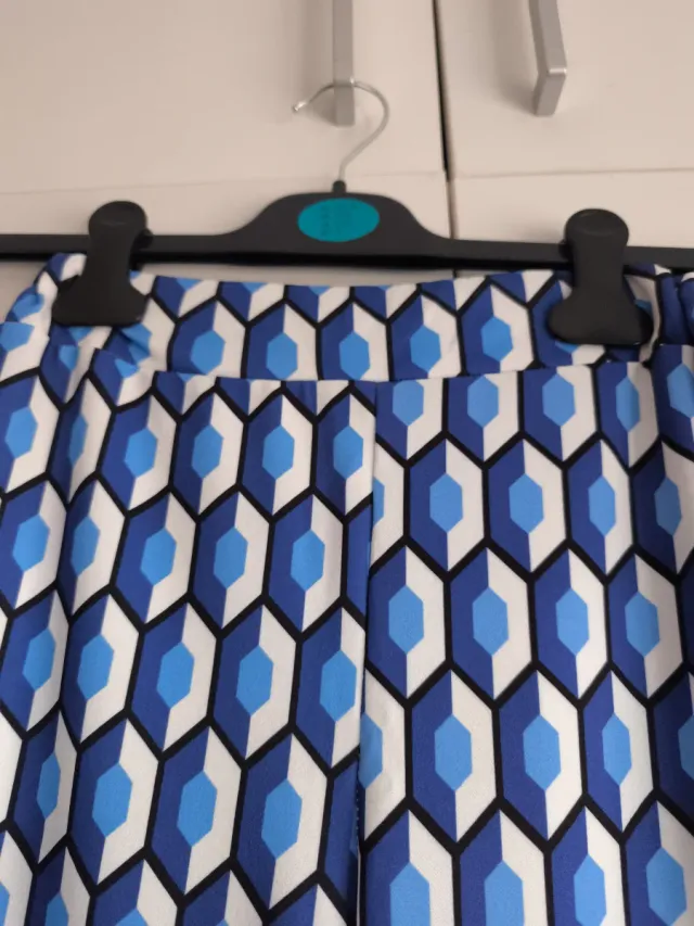 Pantalones acampanados estampados