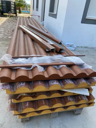 Panel sándwich teja marrón 36 metros