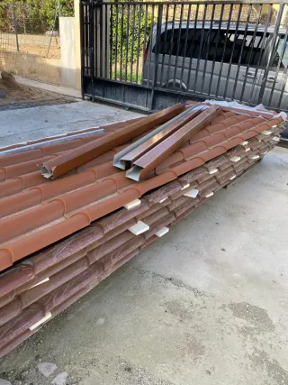 Panel sándwich teja marrón 36 metros