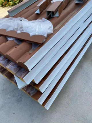 Panel sándwich teja marrón 36 metros