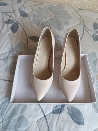 Zapatos de tacón blancos talla 39