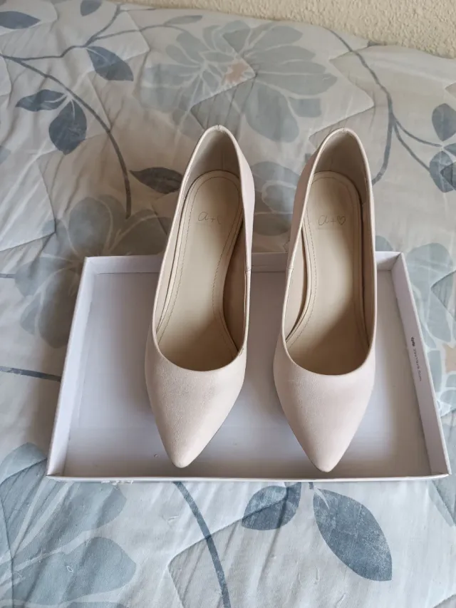 Zapatos de tacón blancos talla 39