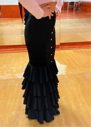Falda flamenca ensayo morado volantes