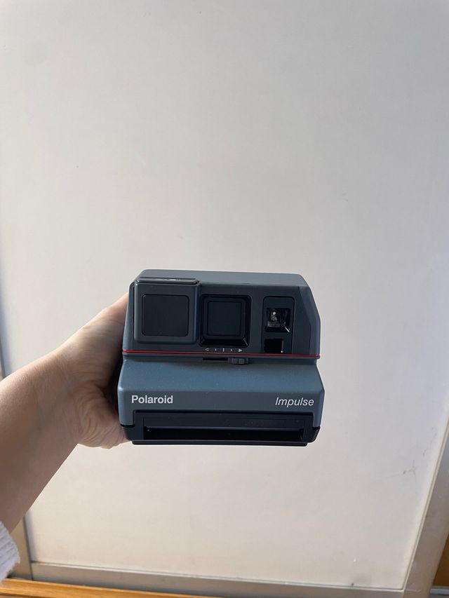 Polaroid Impulse + Película 600 Plus