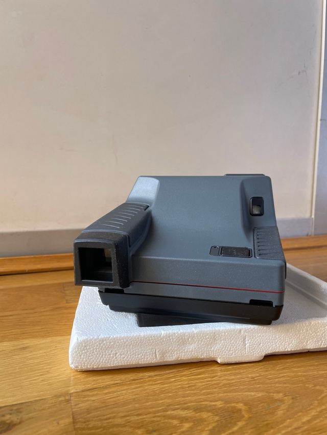 Polaroid Impulse + Película 600 Plus