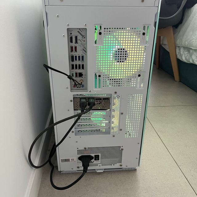 PC Gamer 7950X3D 64GB RAM 2TB SSD RTX 4080 SUPER