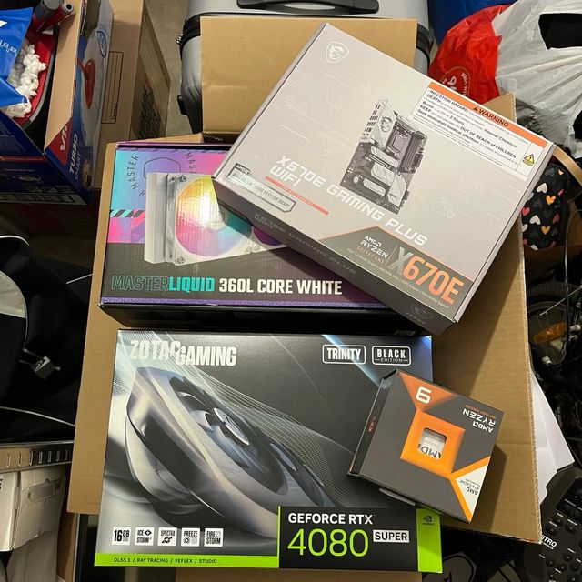 PC Gamer 7950X3D 64GB RAM 2TB SSD RTX 4080 SUPER