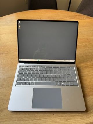 Microsoft Surface Laptop 13,8 ARM