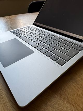 Microsoft Surface Laptop 13,8 ARM