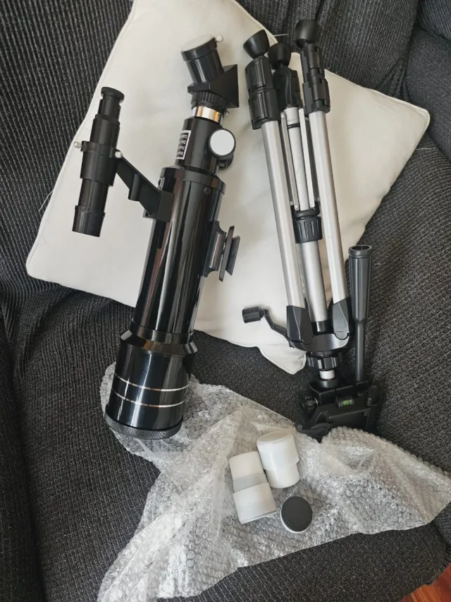 Telescopio F40070M con trípode y accesorios