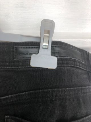 Pantalón pitillo negro talla 38