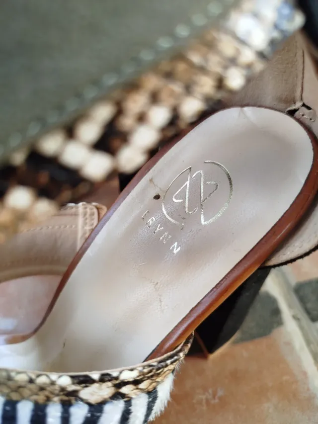 Sandalias IRVNN Multicolor y Negras