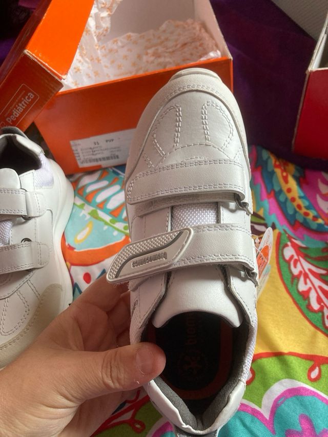 Zapatillas Biomecanics Blancas Velcro Nuevas. 31
