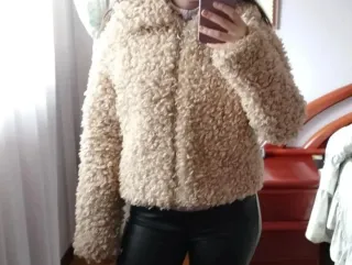 Cazadora pelo rizado beige