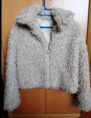 Cazadora pelo rizado beige