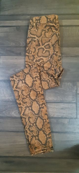 Pantalón Pitillo Estampado Serpiente Zara T.34