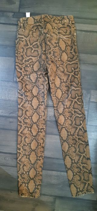 Pantalón Pitillo Estampado Serpiente Zara T.34