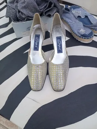Zapatos brillantes plateados dorados talla 37
