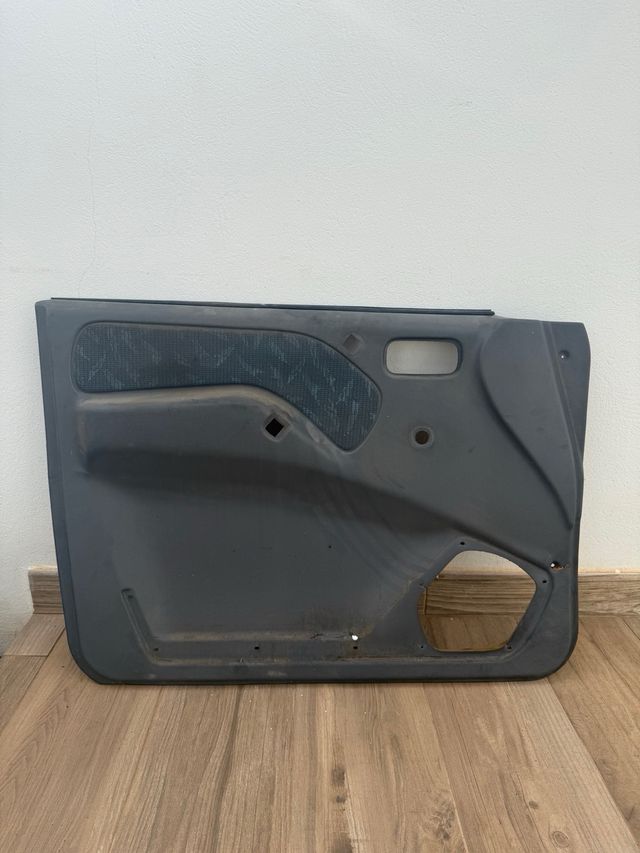 Paneles Puerta Nissan Terrano II