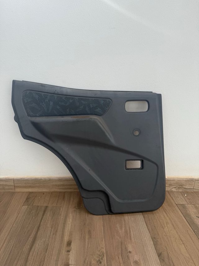 Paneles Puerta Nissan Terrano II