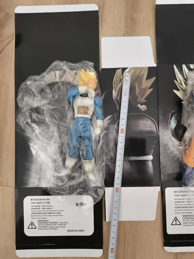 Figuras Goku y Vegeta