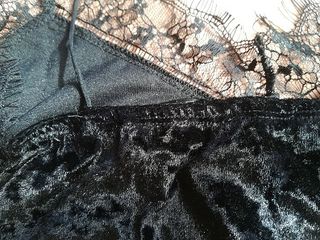 Top Morgan terciopelo y encaje negro Talla M