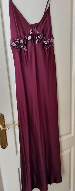 Camisón lencero,seda auténtica, color vino, nuevo.