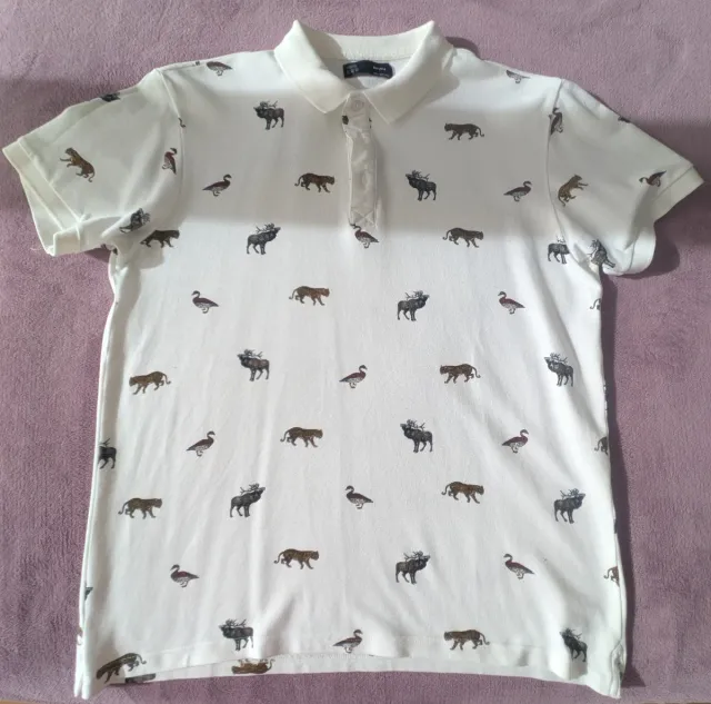 Polo Bershka blanco estampado animales