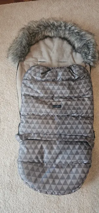 Saco de invierno para carrito con capucha