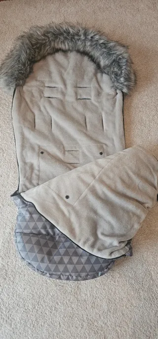 Saco de invierno para carrito con capucha