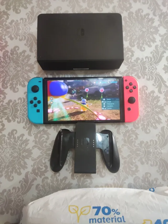 Nintendo Switch Azul y Rosa(Juegos incluidos)