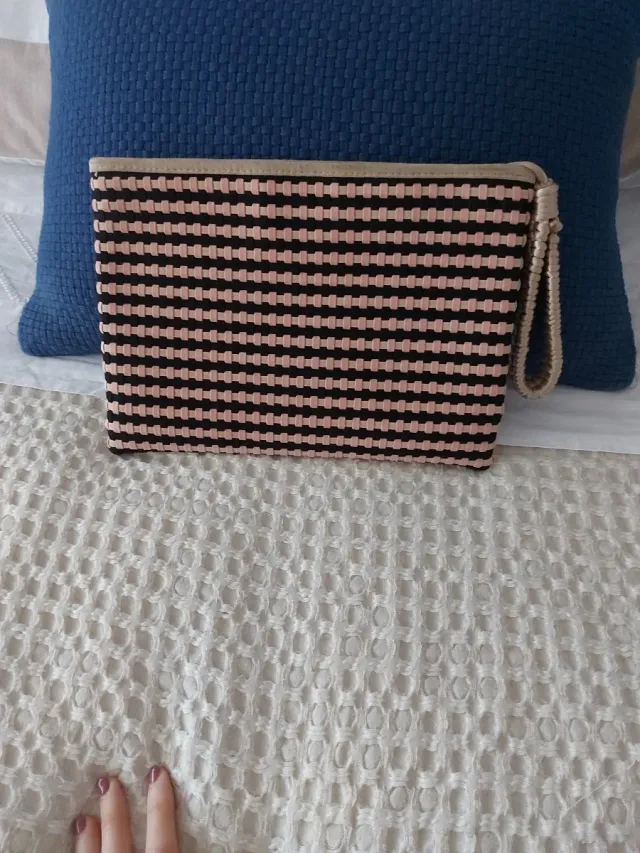 Bolso de mano tejido rayas