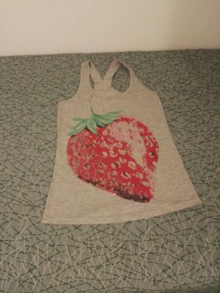 Camiseta con estampado de fresa Talla M