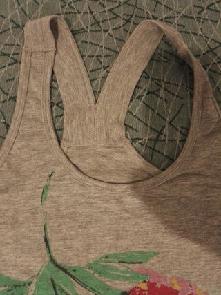 Camiseta con estampado de fresa Talla M