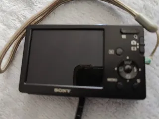 Cámara Sony Cyber-shot 12.1 MP Negra