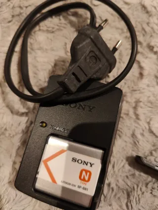 Cámara Sony Cyber-shot 12.1 MP Negra