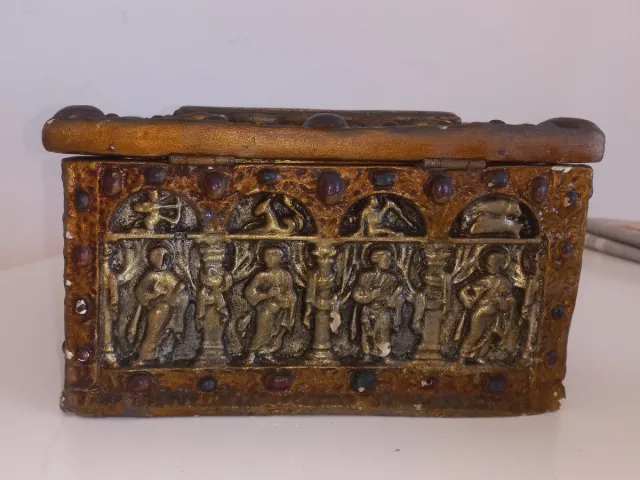 Cofre decorativo apóstoles