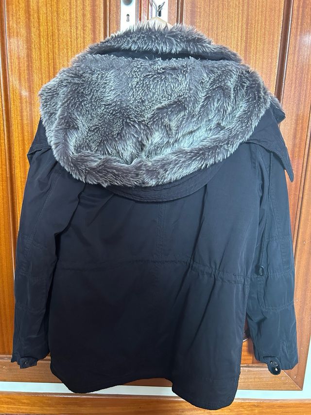 Abrigo Pull&Bear Negro