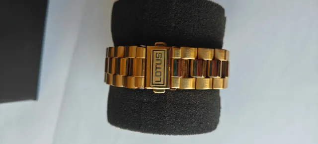 Reloj Lotus Freedom Dorado