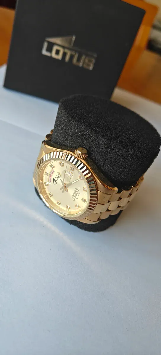 Reloj Lotus Freedom Dorado