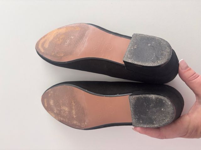 Zapatos negros tacón bajo aterciopelados talla 37