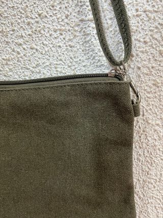 Bolso verde con estrella brillante