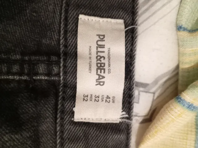 Pantalón Pull&Bear gris desgastado