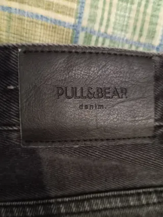 Pantalón Pull&Bear gris desgastado