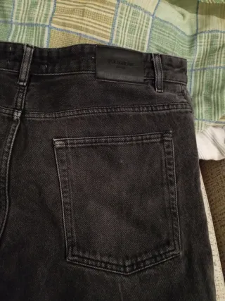 Pantalón Pull&Bear gris desgastado