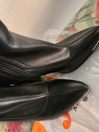 Stivali alti neri con tacco